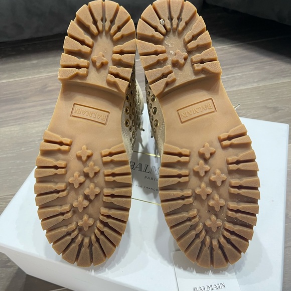 - Balmain Tia Tundra grommet boots in sable sand. Size 39. Great condition - Picture 5 of 11